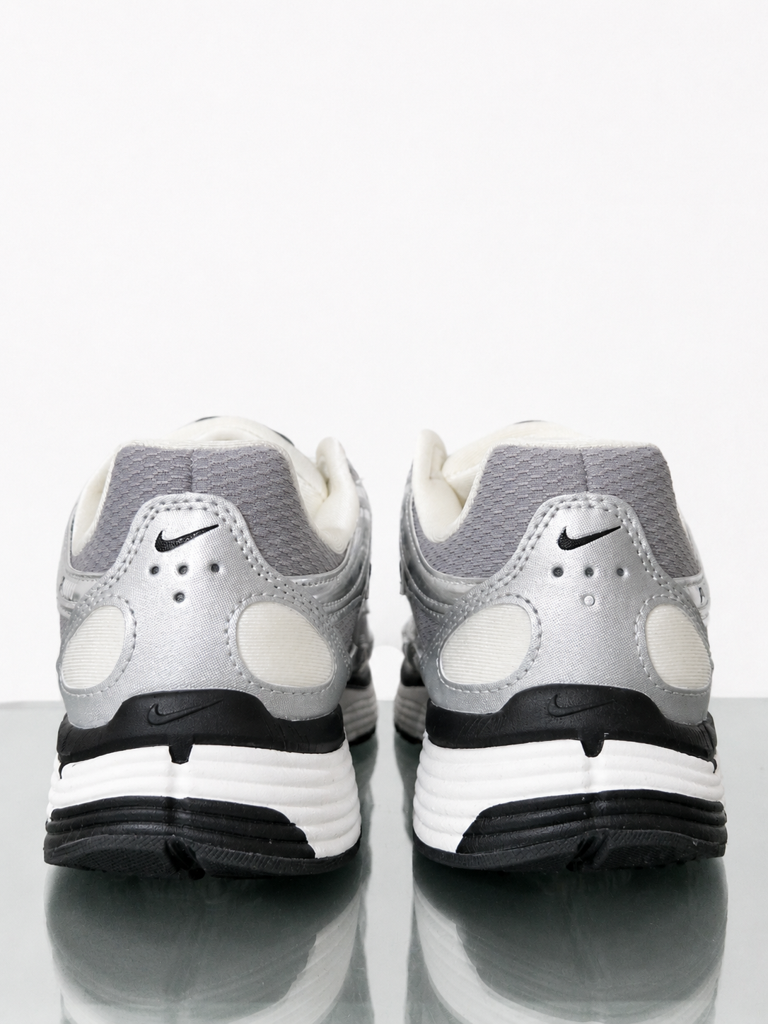 Nike P6000 - Silver / White